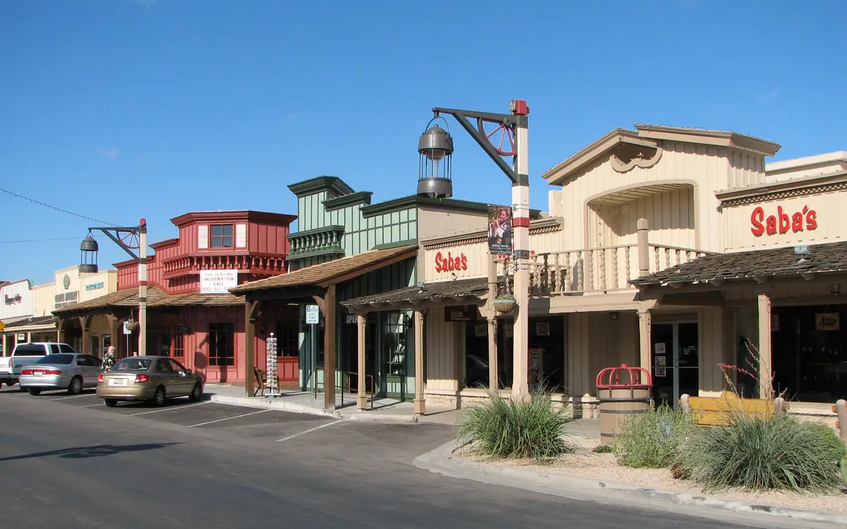 Street view in Old Town Scottsdale, Arizona